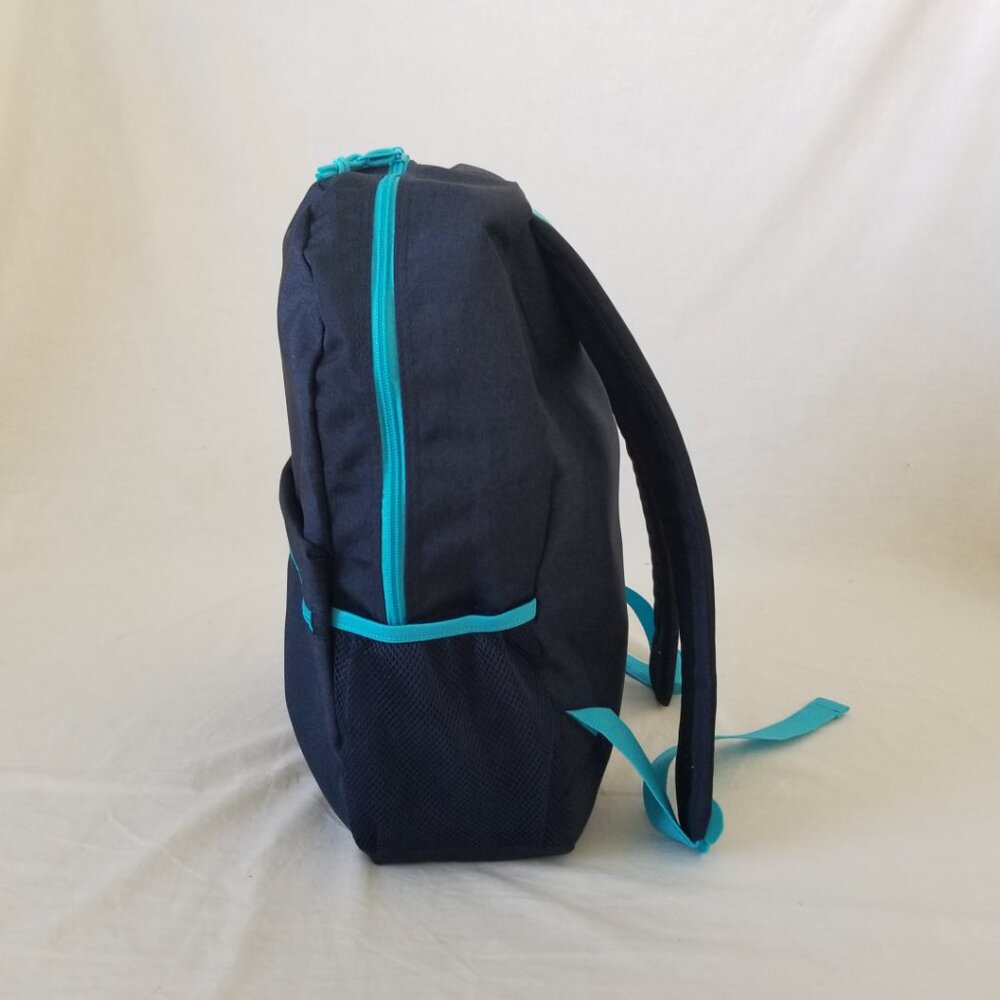 New! Lightweight Navy/Lt. Blue Basic Backpack W/B… - image 4